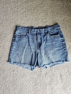 Old Navy blue denim shorts with frayed hem Size 14